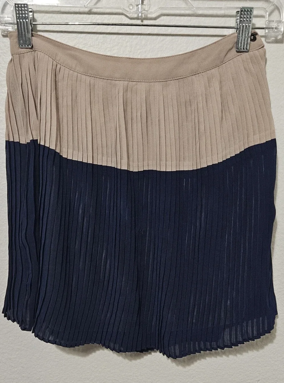 Forever 21 Beige and Navy Two-Tone Pleated Mini Skirt